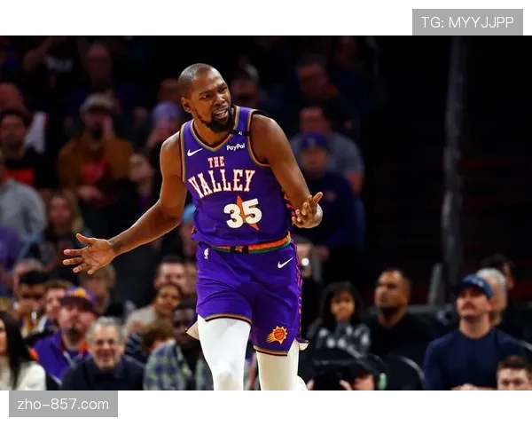 太阳四连败背后的战术困境：布克单核带队效率与轮换深度不足